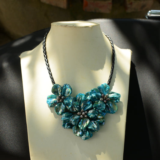 Boucles d'oreilles en métal et maille pour femme